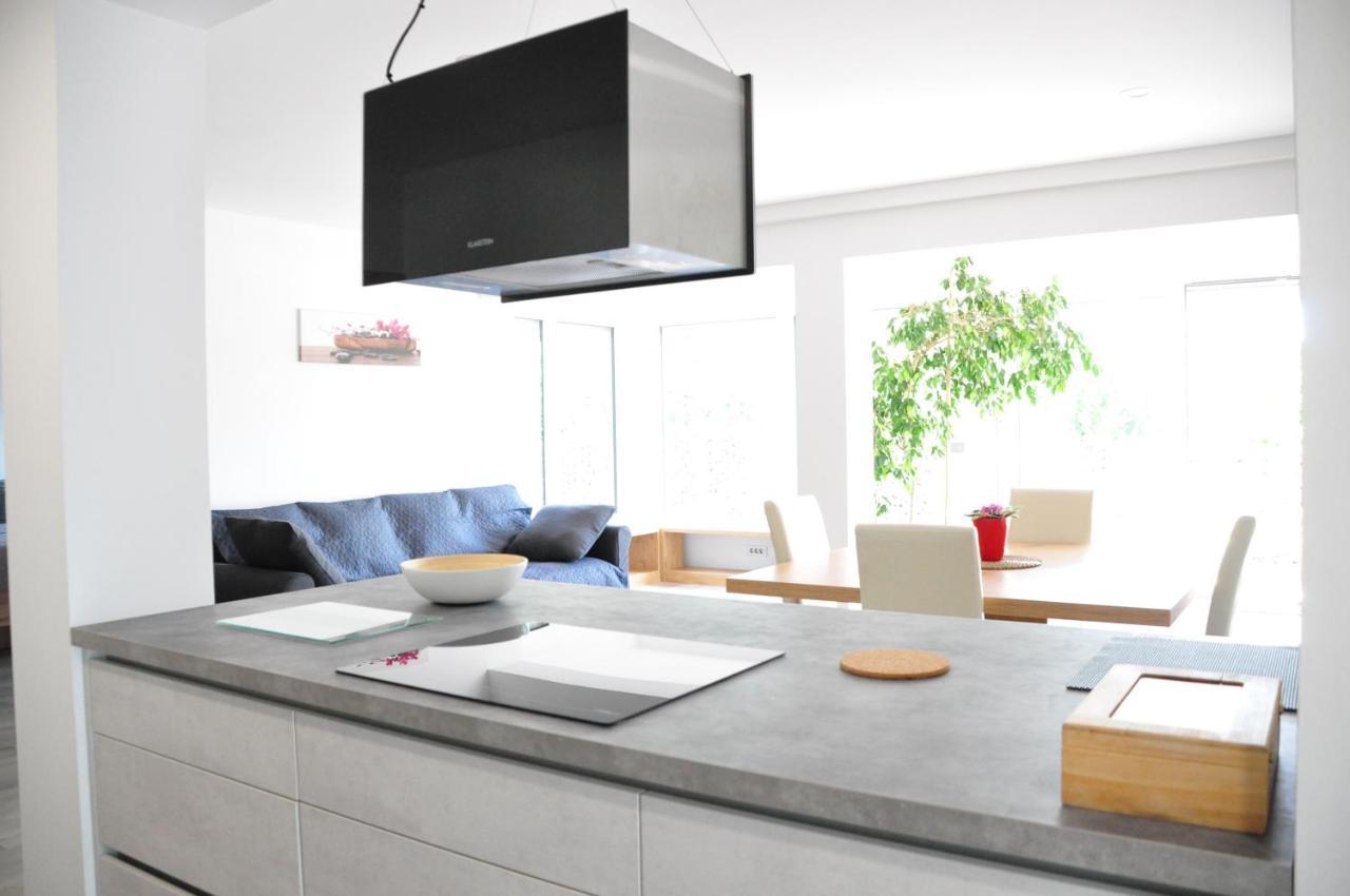 Apartment Cecil Izola Buitenkant foto